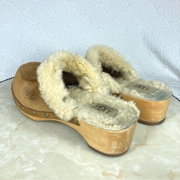 UGG Mules Womens Size 5 Tan Suede Australia Kalie Sheepskin Studded Wooden Clogs - Picture 7 of 13